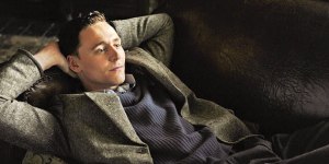 Tom Hiddleston being casually sexy